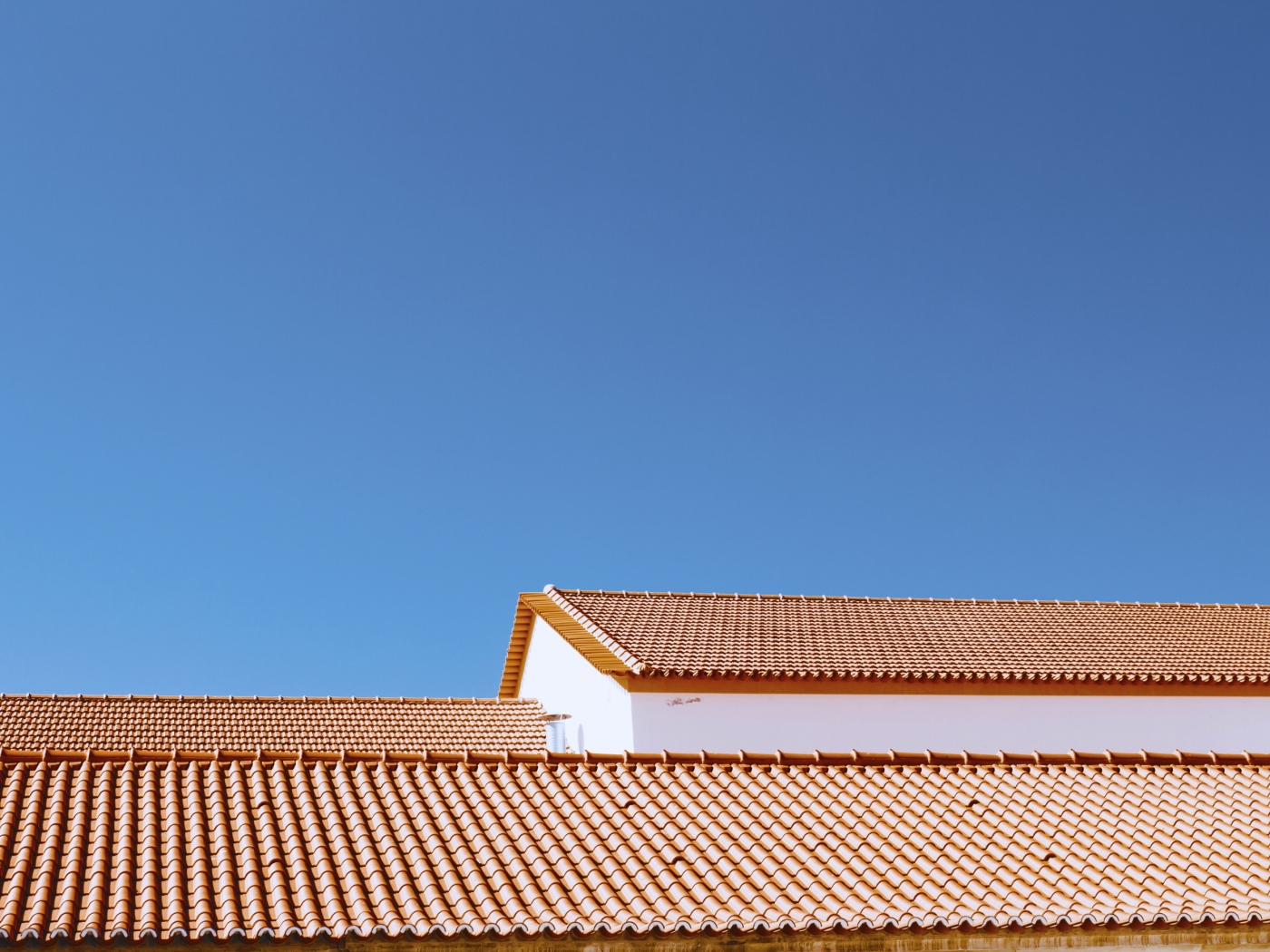 Tetti condominiali: tutto ci&ograve; che devi sapere su manutenzione ordinaria e straordinaria